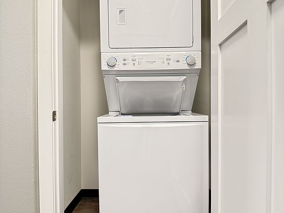 5th image of 207 4th St E #11335901