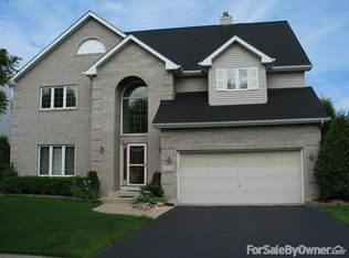 115 N Prospect Ave, Streamwood, IL 60107
