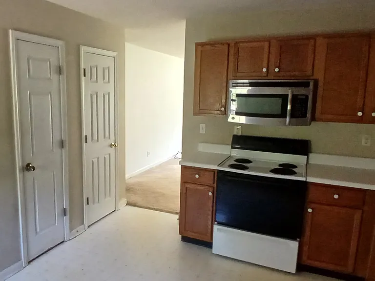 563 Hendrix Rd — Photo 6