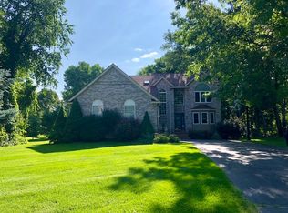 7576 Ridge Valley Dr, Clarkston, MI 48348