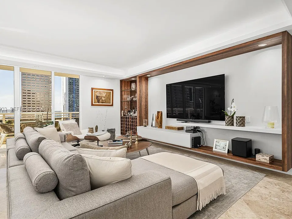 901 Brickell Key Blvd #2206