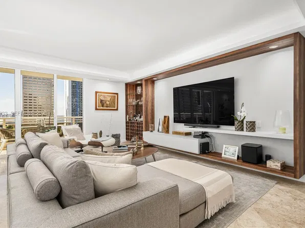 901 Brickell Key Blvd, Miami, FL