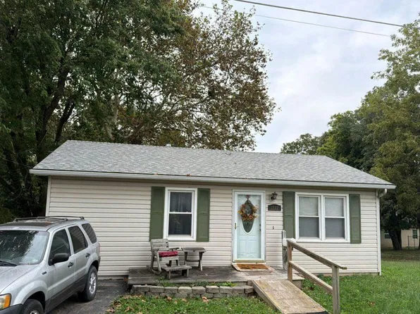 2117 McKinley St, Lexington, MO 64067