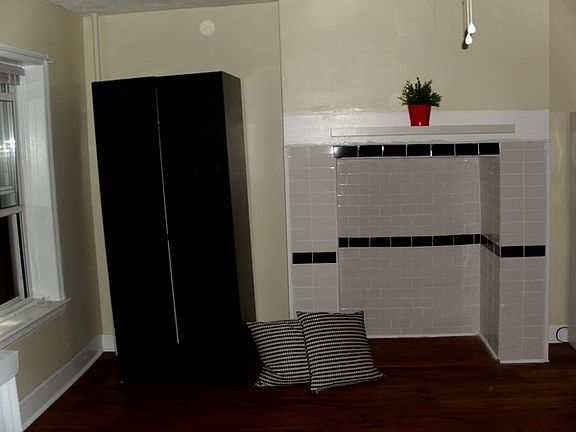 2nd image of 916 Lafayette Ave APT 2