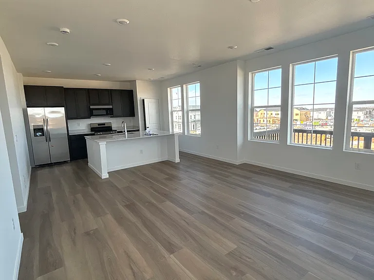 2040 S Haleyville Way — Photo 3