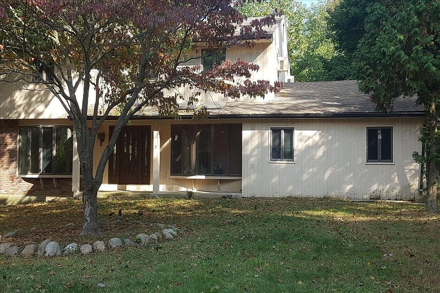 1st image of 2 Birchbark Ln