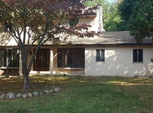 2 Birchbark Ln, Glen Cove, NY 11542