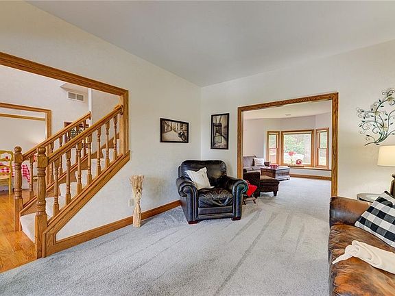 5th image of 110 Jean Ave