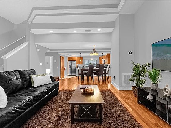 3rd image of 14506 DAMAI LANE #14506