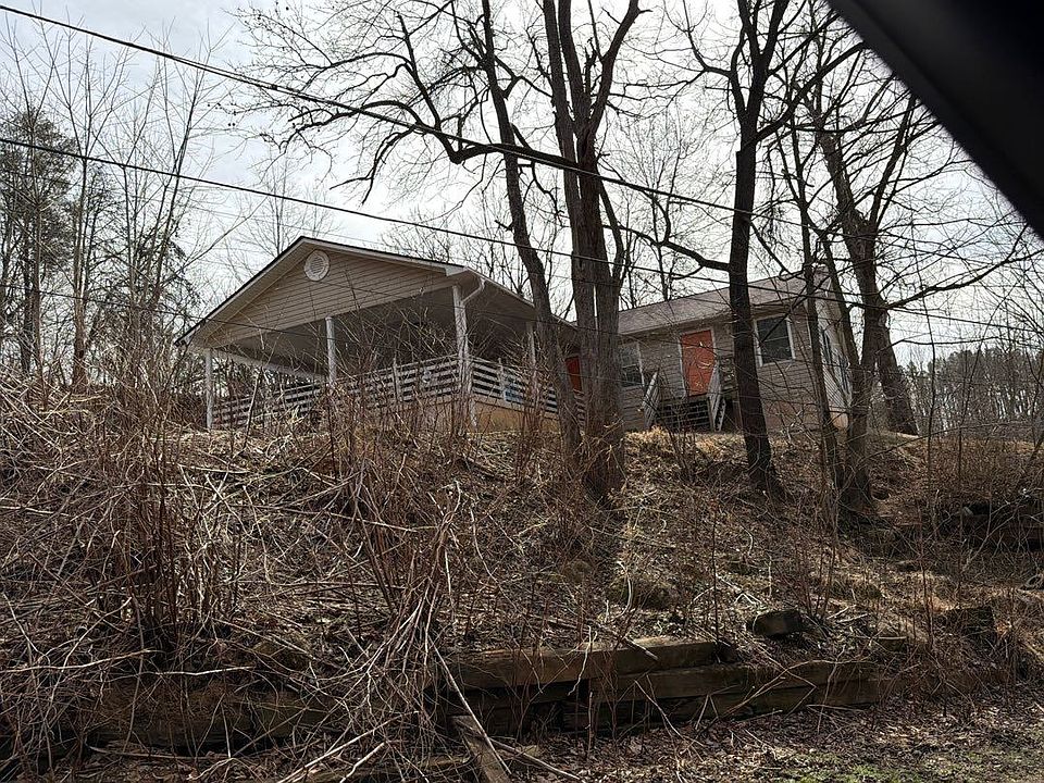 1st image of 856 Chestnut St