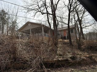 856 Chestnut St, Vinton, VA 24179