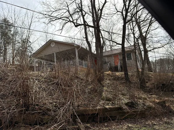 856 Chestnut St, Vinton, VA 24179