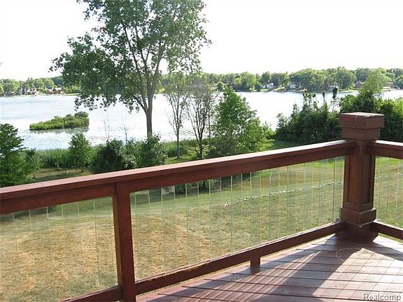 Lakefront Entertaining
