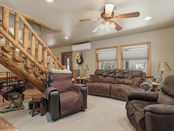 3rd image of 400 Greenbush Hill Road