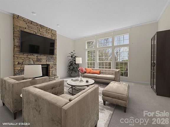 4th image of 21 Old Applewood Ln