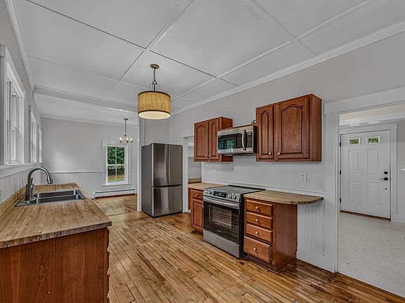 2nd image of 181 Maple Street