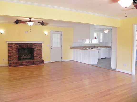 4th image of 7117 Glengarry Dr