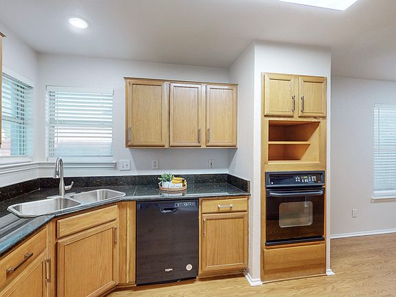 5th image of 601 Crestmont Ct