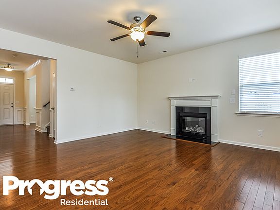 3rd image of 207 Millwood Dr