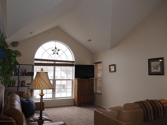 3rd image of 665 Worthington Dr #8