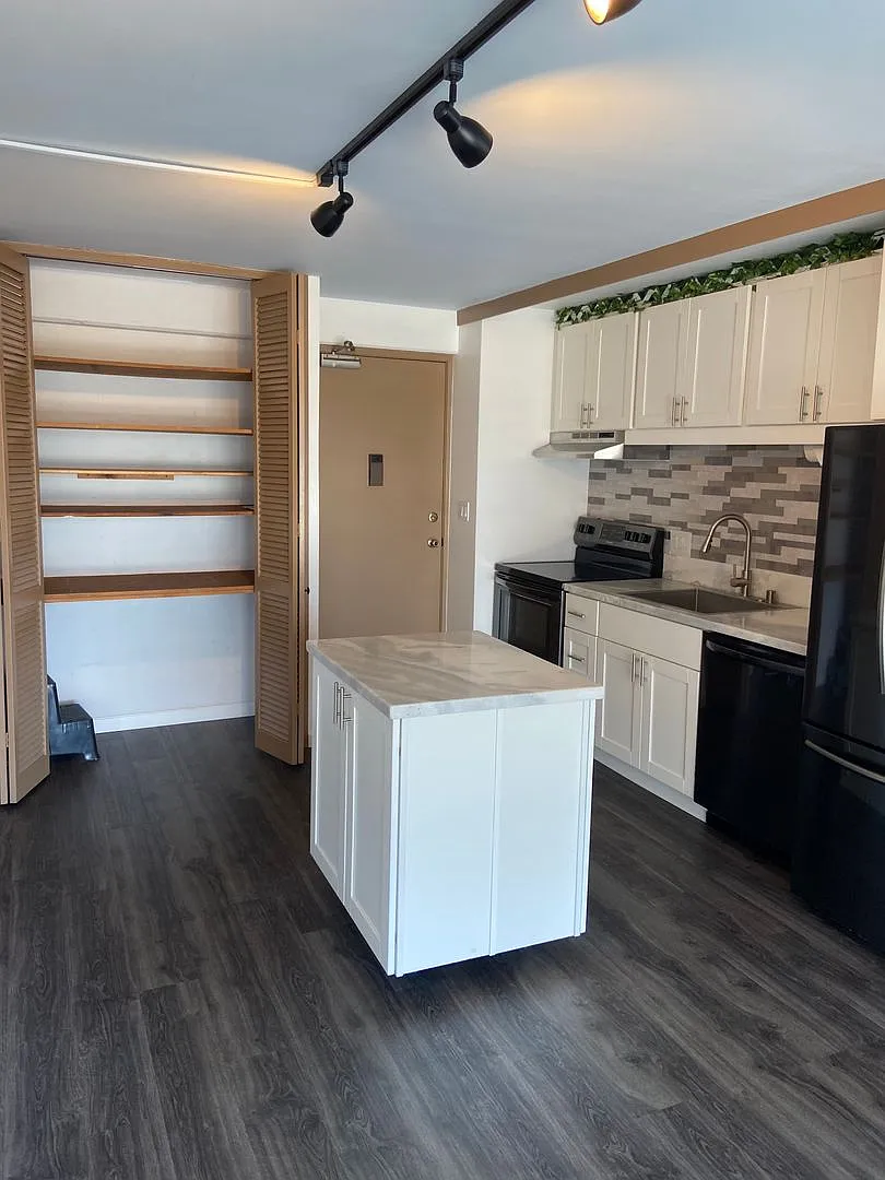 Condo In Honolulu! — Photo 2