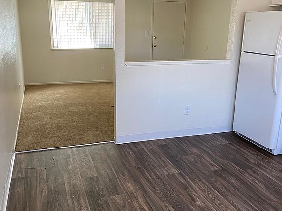 4th image of 2990 Menlo Dr #16