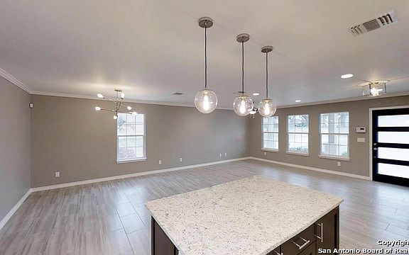 5th image of 736 Morningside Dr