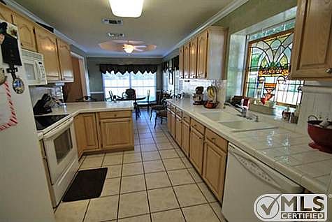 4th image of 3428 Lexington Dr