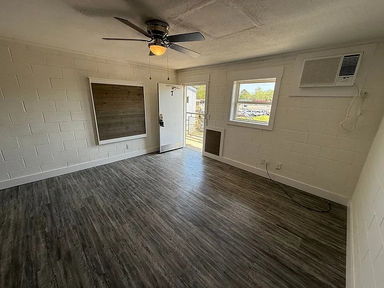 626 Power St #7 — Photo 9