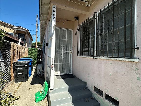 3rd image of 3318 Thelma Ave
