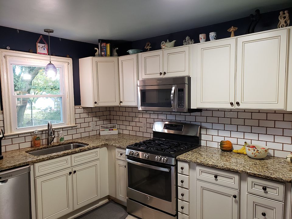 2nd image of 117 Pleasant Ridge Ave