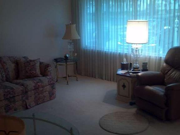 3rd image of 2965 Glenside Blvd