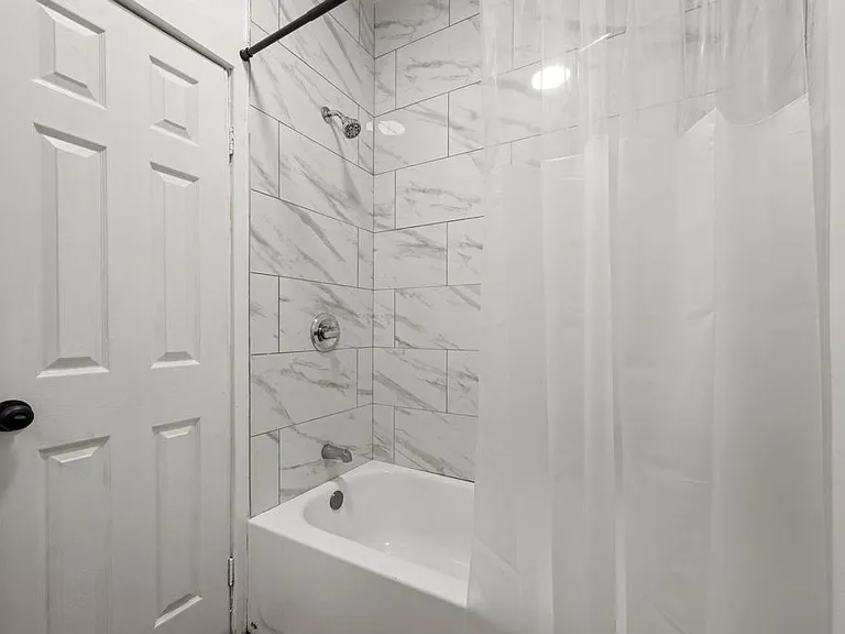 1142 West 17th Street — Photo 15