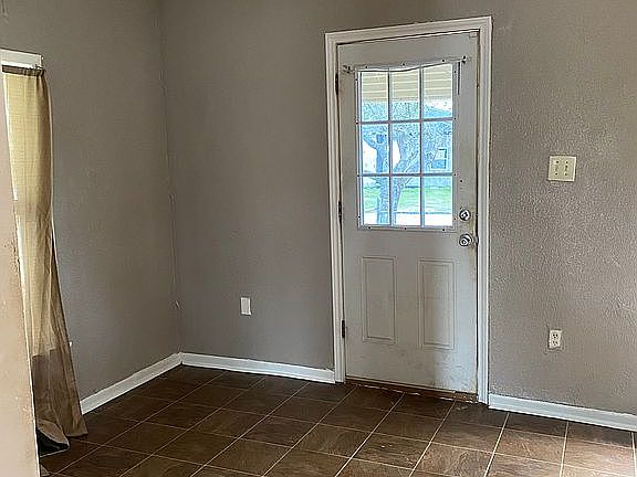 2nd image of 510 E Richard Ave