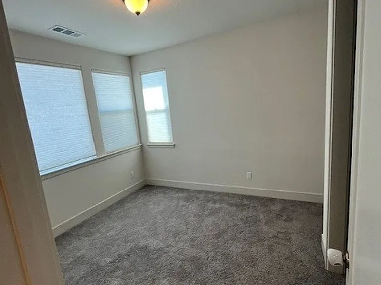 4537 S Ernest St — Photo 24
