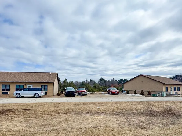 W7840 Airport Rd, Crivitz, WI 54114