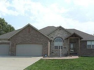 1715 S Songbird Cir, Nixa, MO 65714