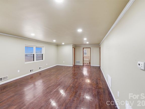 3rd image of 115 Belmar Rd