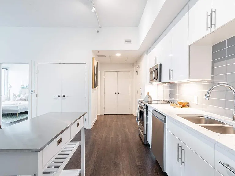 233 Kennedy St — Photo 15