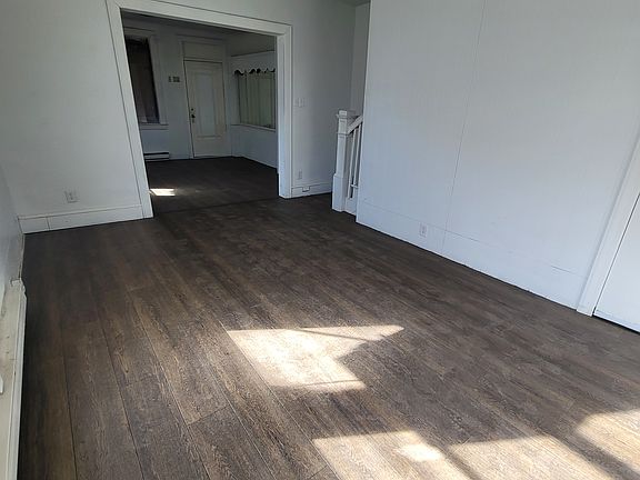 5th image of 840 W Washington St