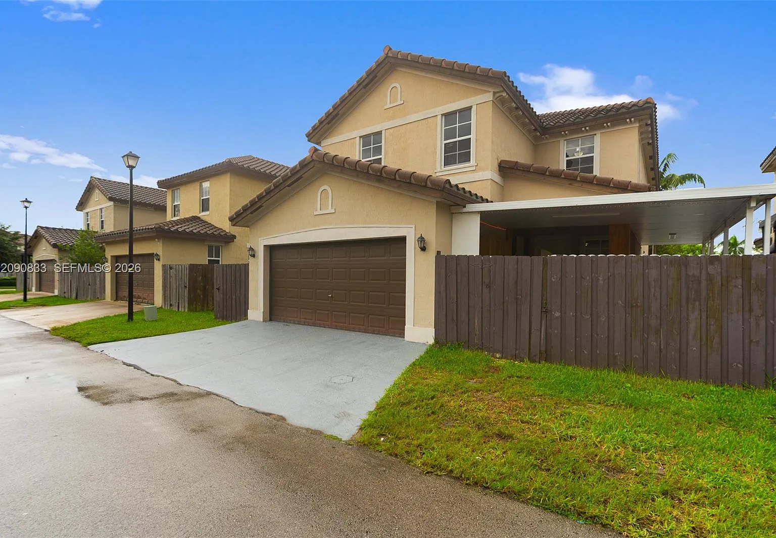 Summerville Villas — Photo 1
