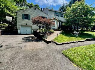 14 Ethel Pl, Closter, NJ 07624