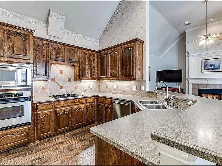 1026 Pedernales Trl — Photo 12