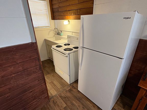 4th image of 1001 White Spar Rd #6