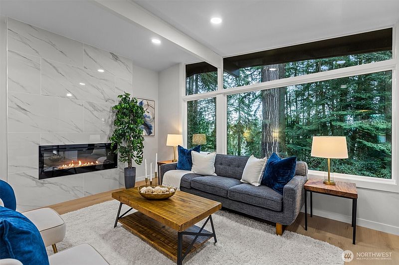 2nd image of 3901 151st Avenue SE
