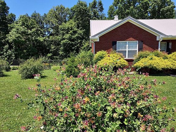 3rd image of 183 Taylor Ln