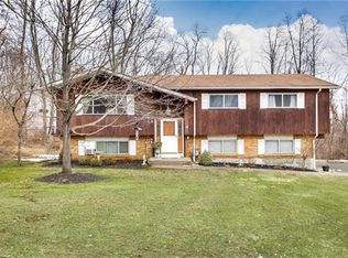 6 Newport Ct, Suffern, NY 10901
