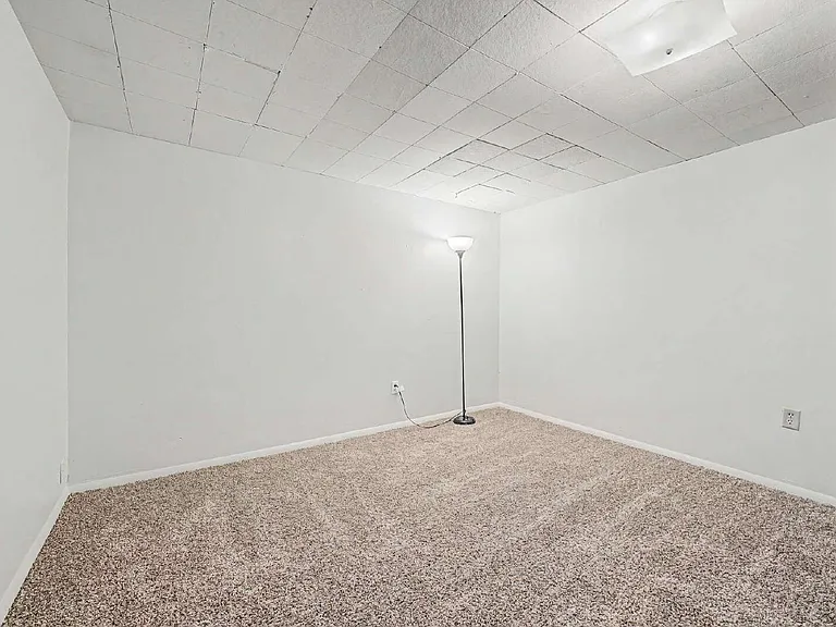2519 Danbury Dr — Photo 27