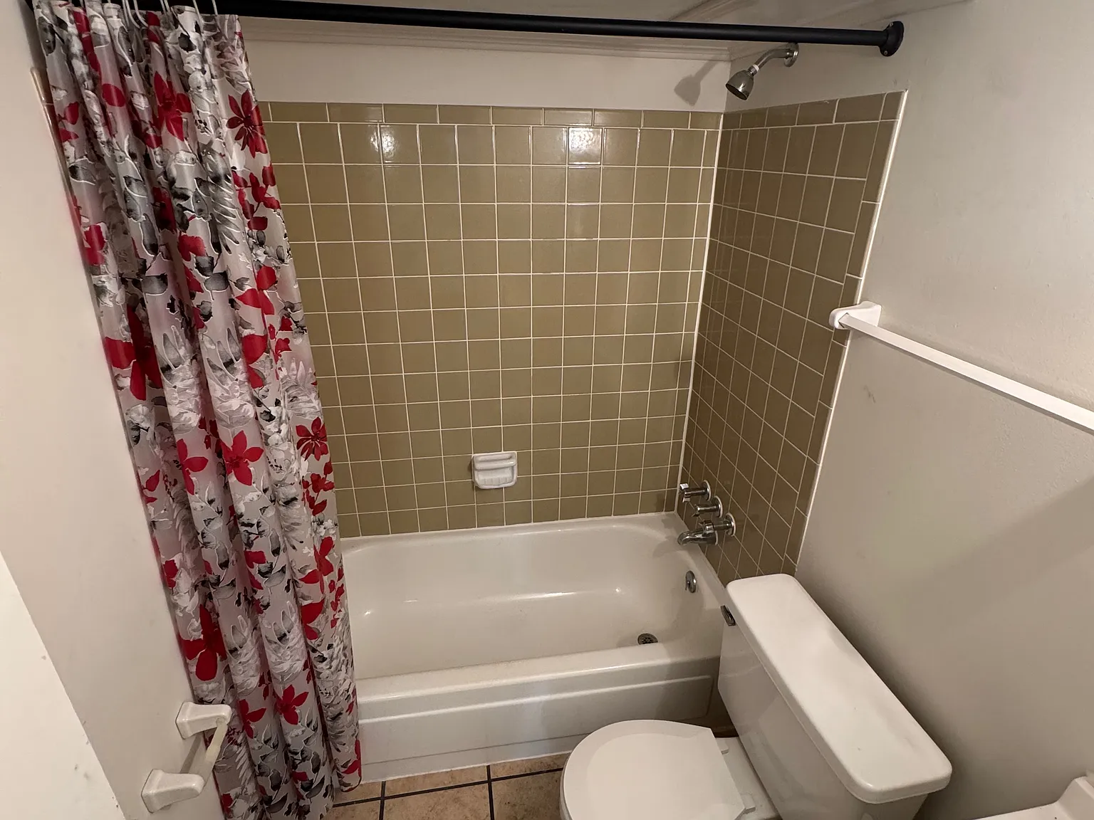 1 bed, 750 sqft, $825 — Photo 3