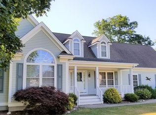 41 Wellesley Dr, Somerset, MA 02726